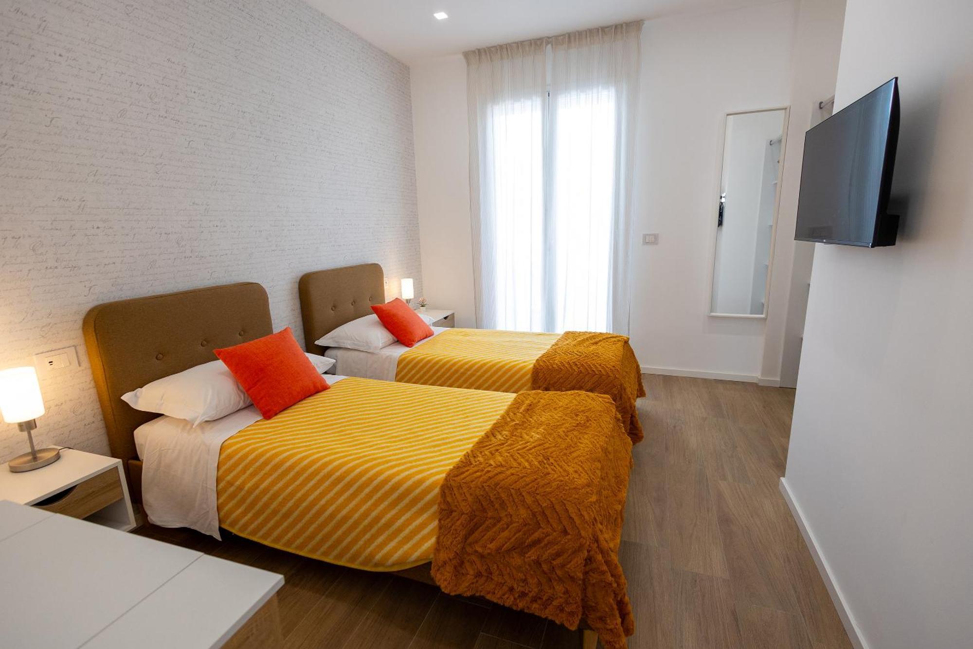 Perla Sul Mare Apartments Giardini Naxos Bagian luar foto